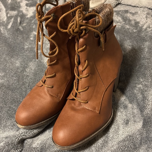 Boots - Picture 2 of 2